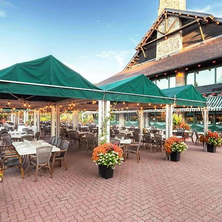 Fairmont Le Chateau Montebello Exterior photo