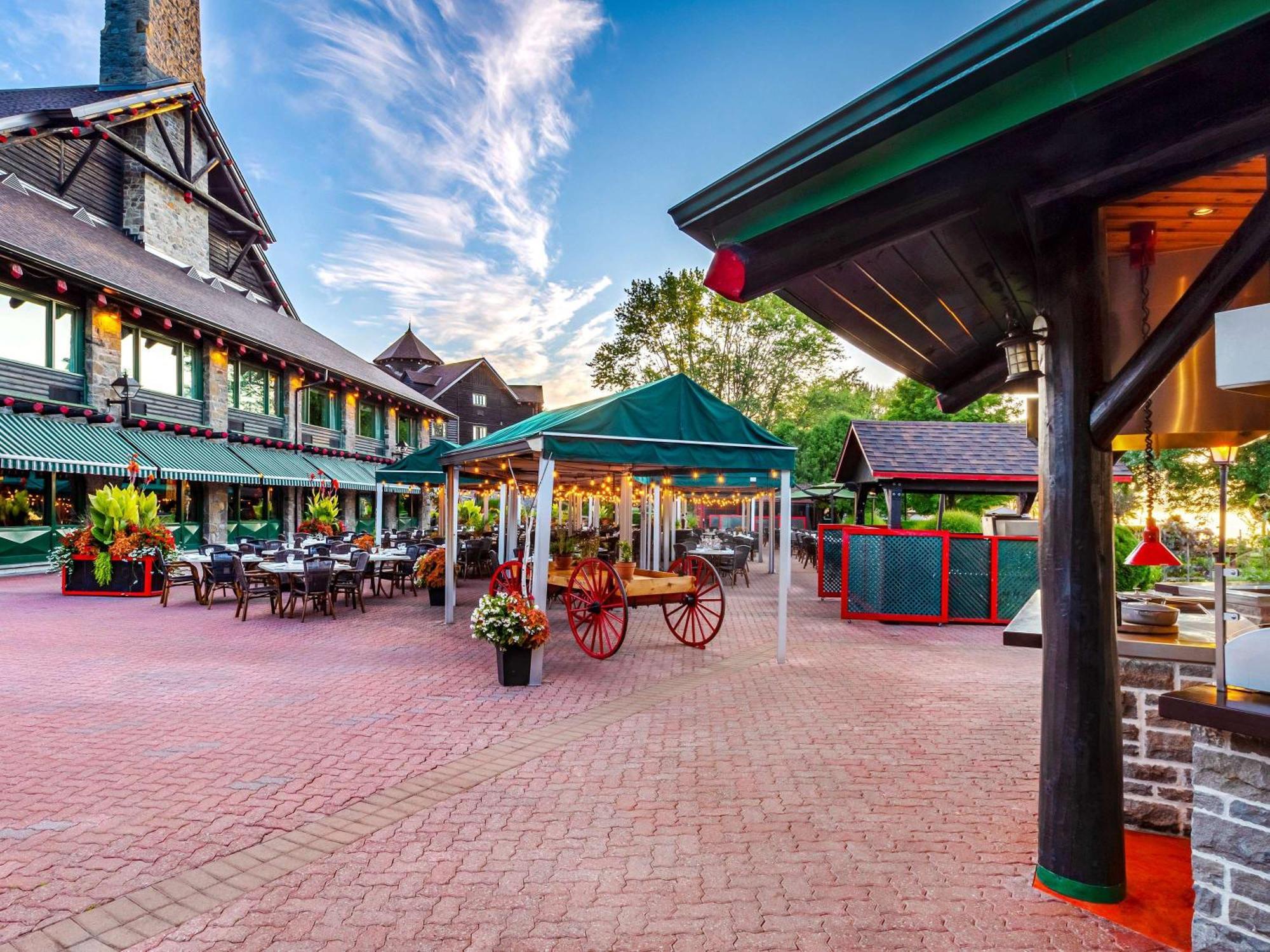 Fairmont Le Chateau Montebello Exterior photo