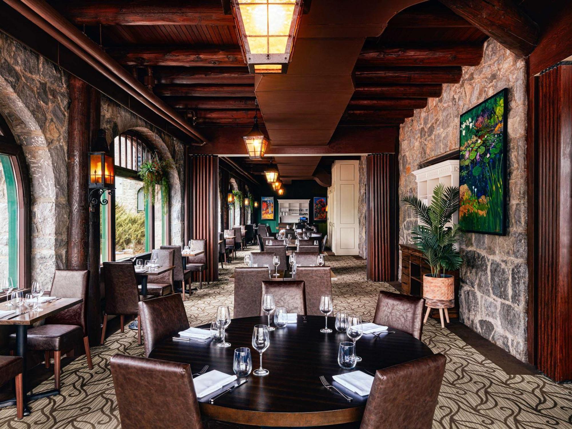 Fairmont Le Chateau Montebello Exterior photo