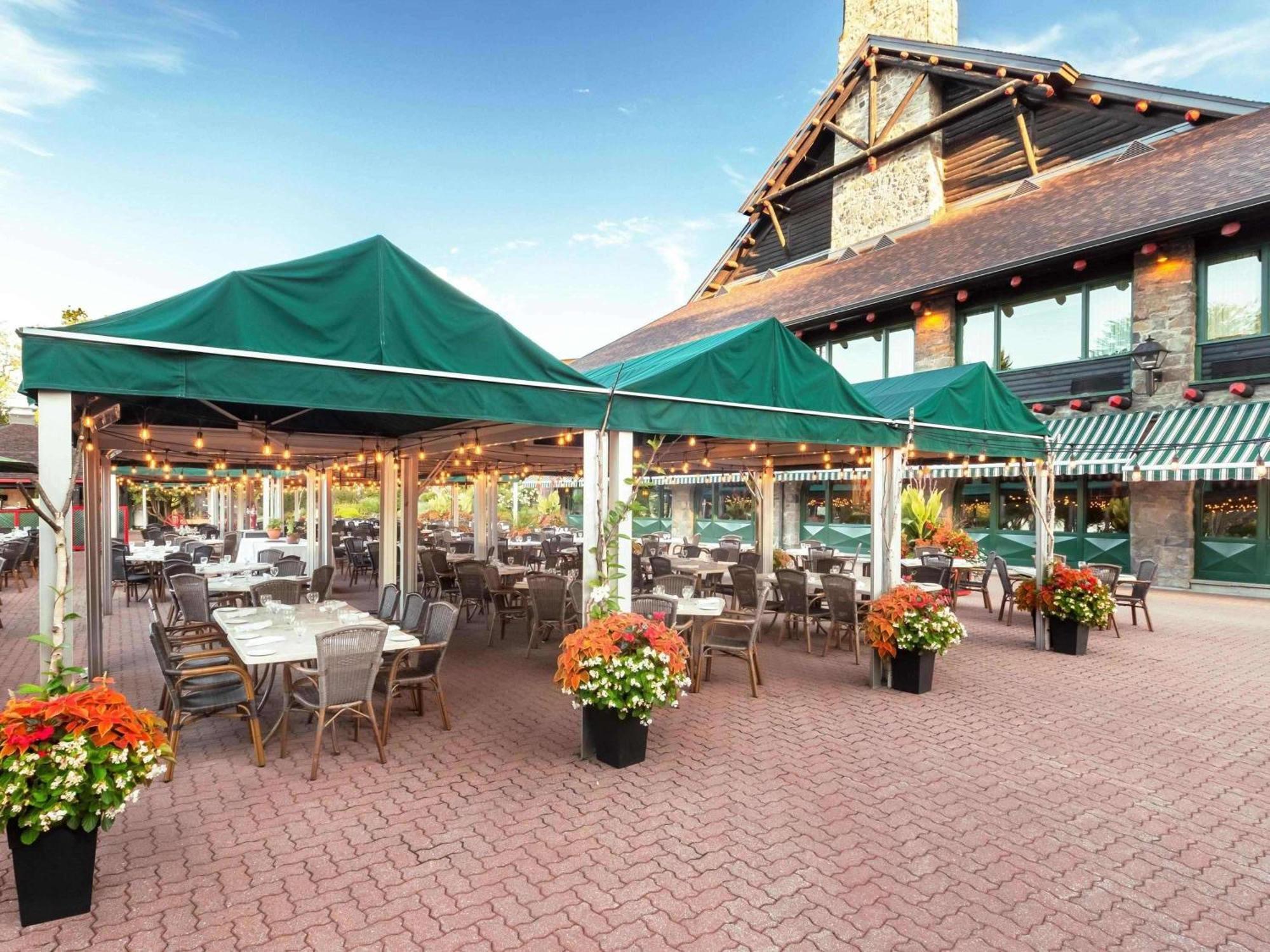 Fairmont Le Chateau Montebello Exterior photo