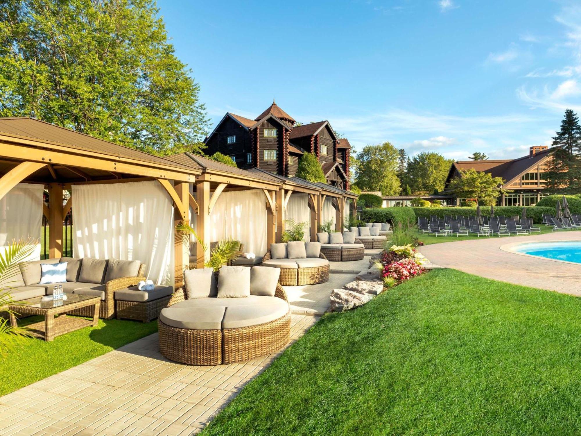 Fairmont Le Chateau Montebello Exterior photo